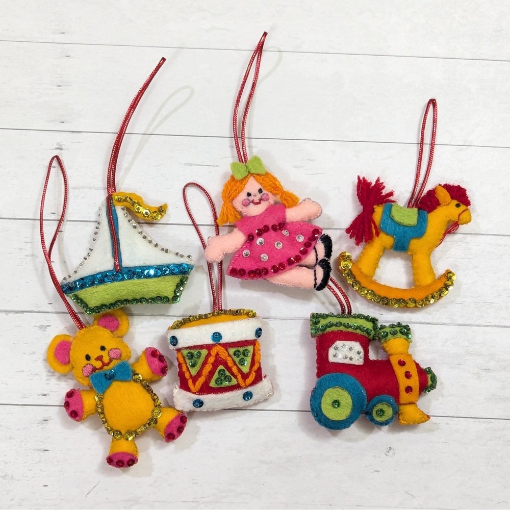 Vtg Handmade Mini Bucilla Christmas Felt Sequin Ornaments Toys Kids Lot of 6